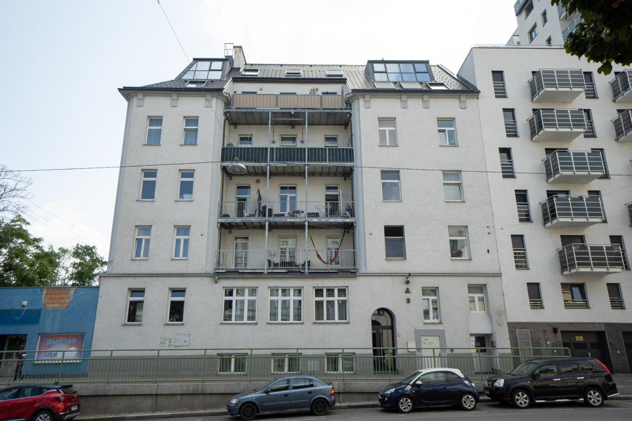 Spacious Apartment With Huge Shared Terrace And Grill Located Between City Centre And Donau River Viyana Dış mekan fotoğraf